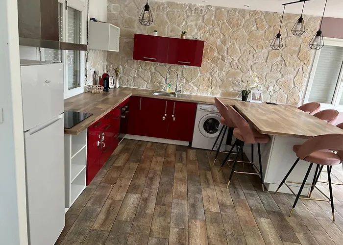 La Maison Ensoleillee 度假居 *