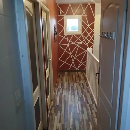 La Maison Ensoleillee בית נופש Berat