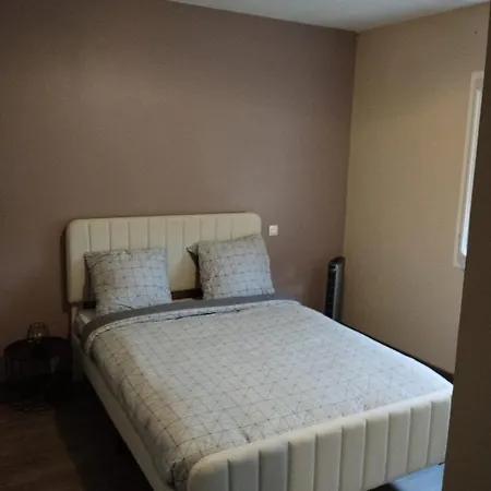 La Maison Ensoleillee בית נופש